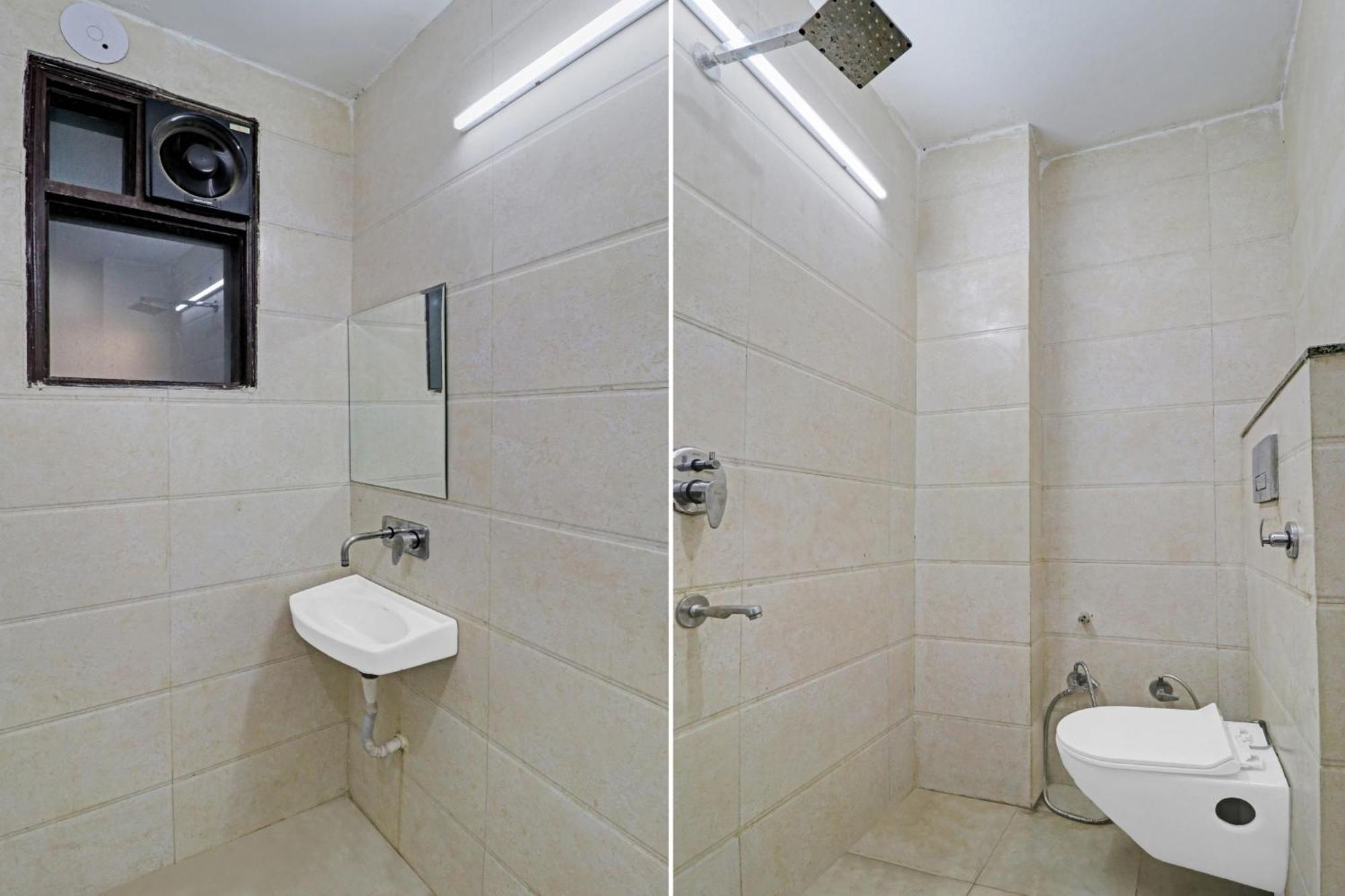 Oyo 90274 Knight 3* New Delhi