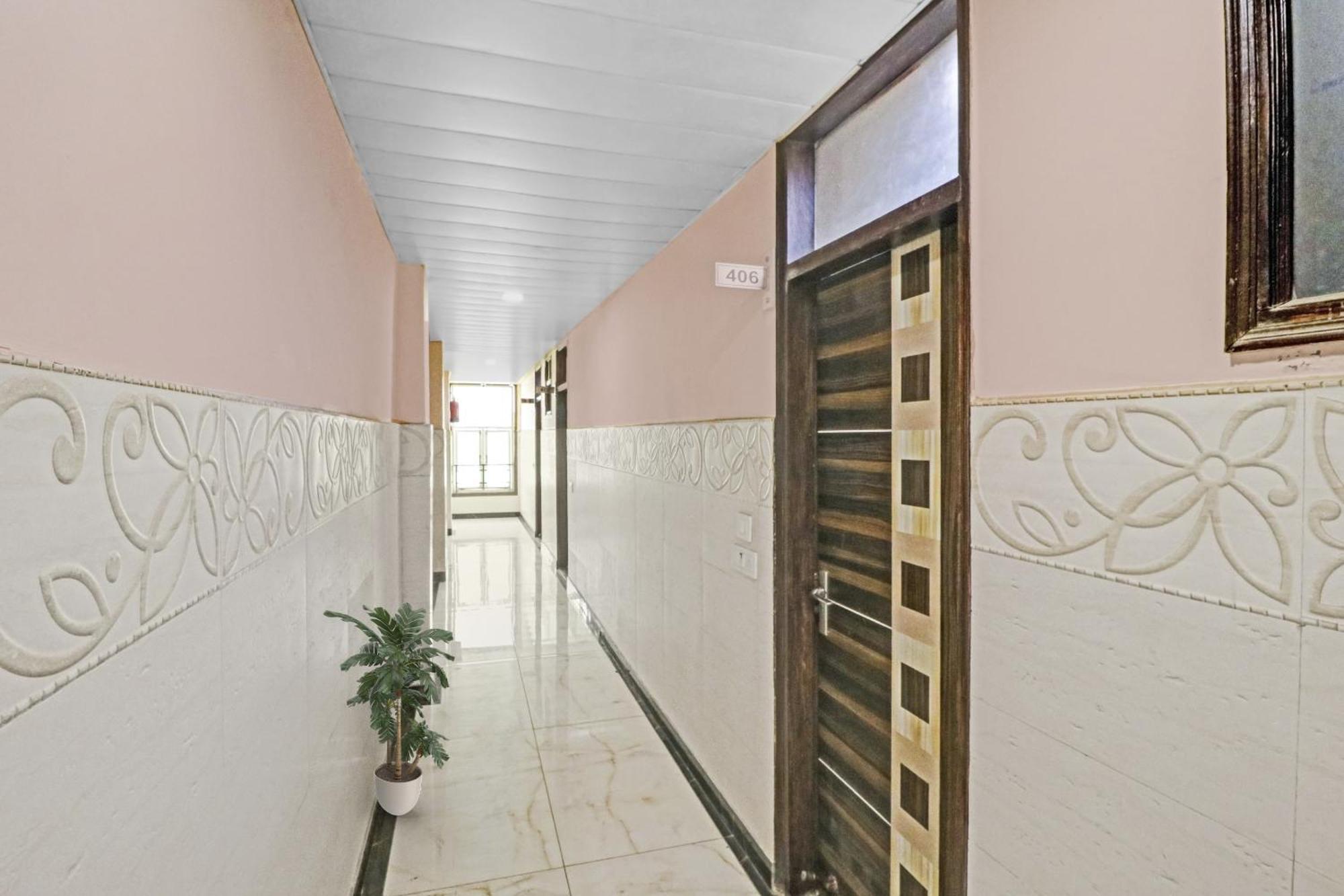 Oyo 90274 Knight Hotel